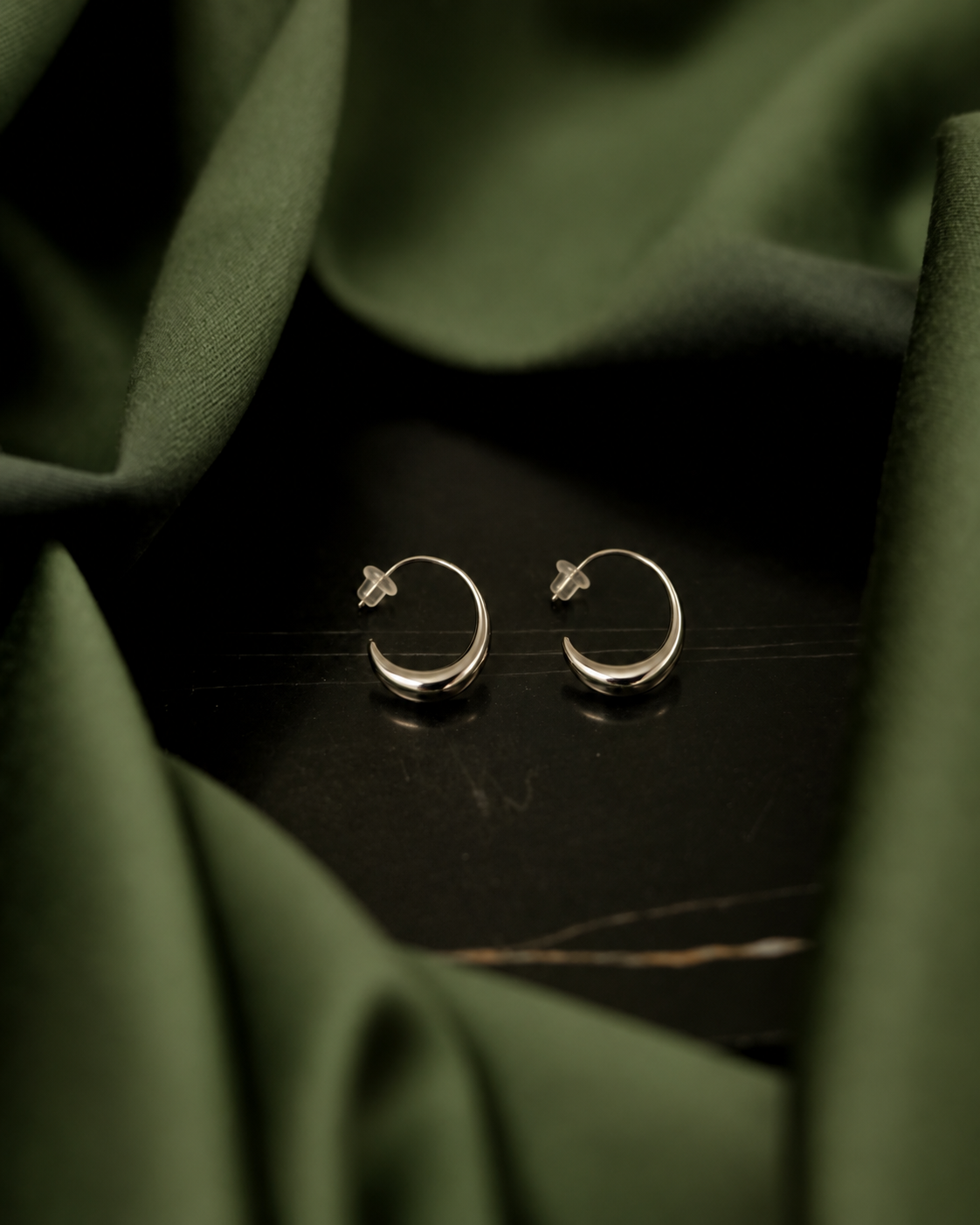 18k-Silver Sculptural Hoop Earrings