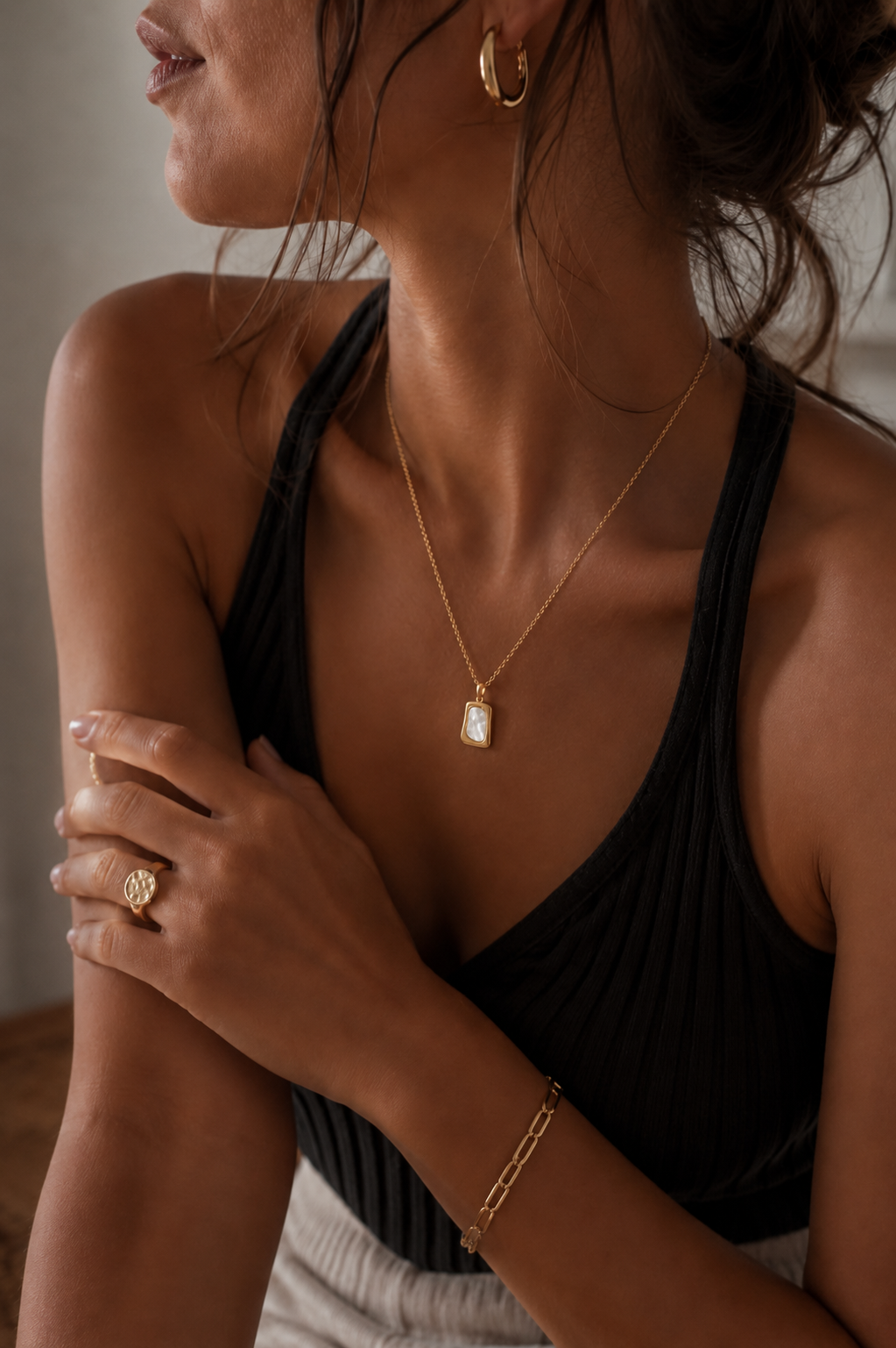 18K Gold PVD Mother of Pearl Pendant Necklace